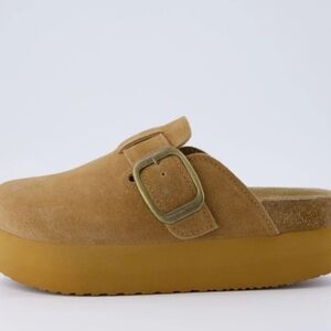 Cushionaire Chestnut Suede Granola Clogs, Size 6: Worn Only Once